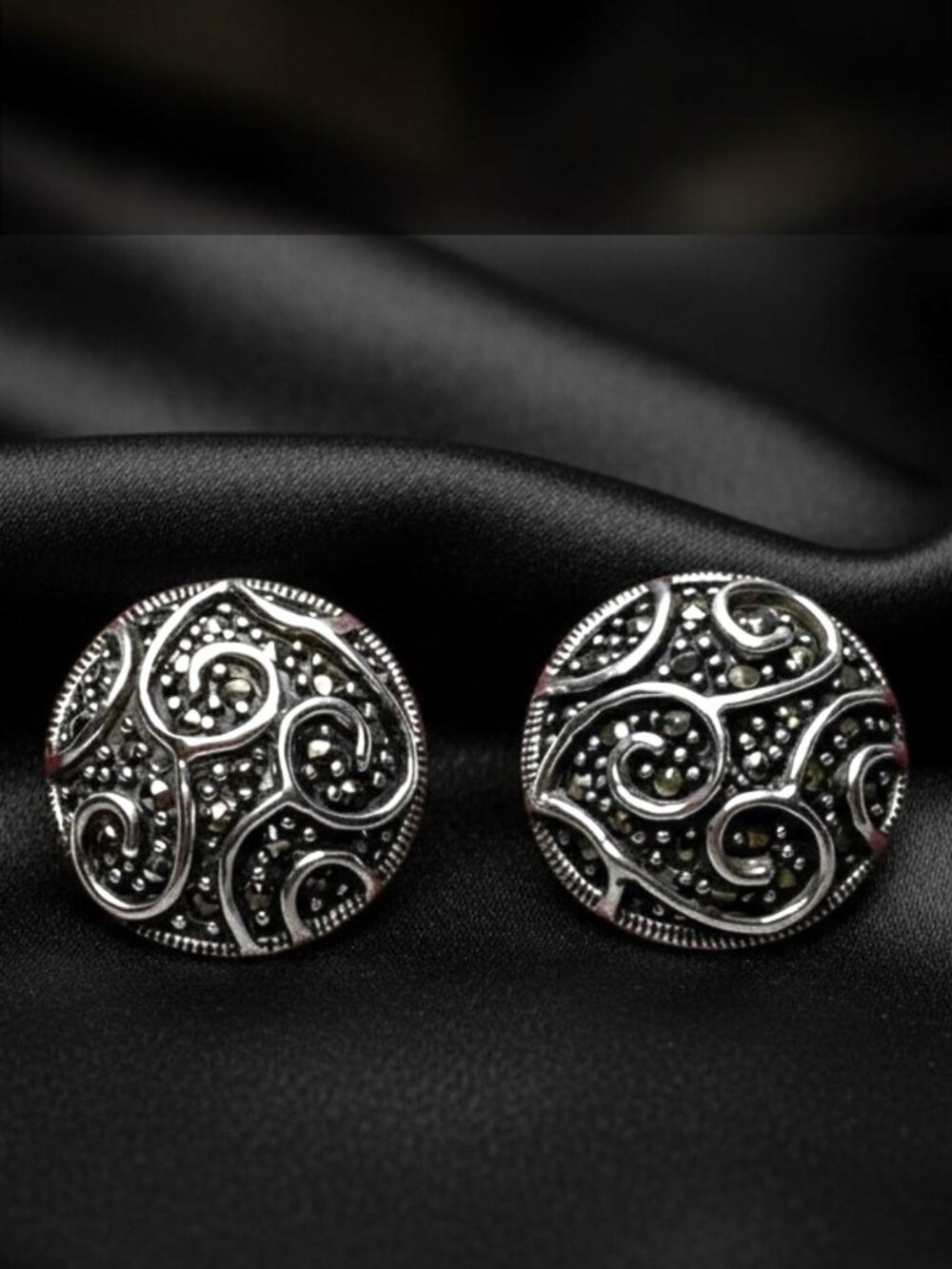 Vintage 925 Sterling Silver Marcasite Round Thai Triskelion Design Dome Earrings